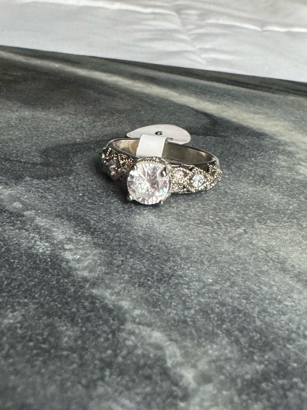 Vintage-Inspired Silver Cubic Zirconia Solitaire Ring *size 9*